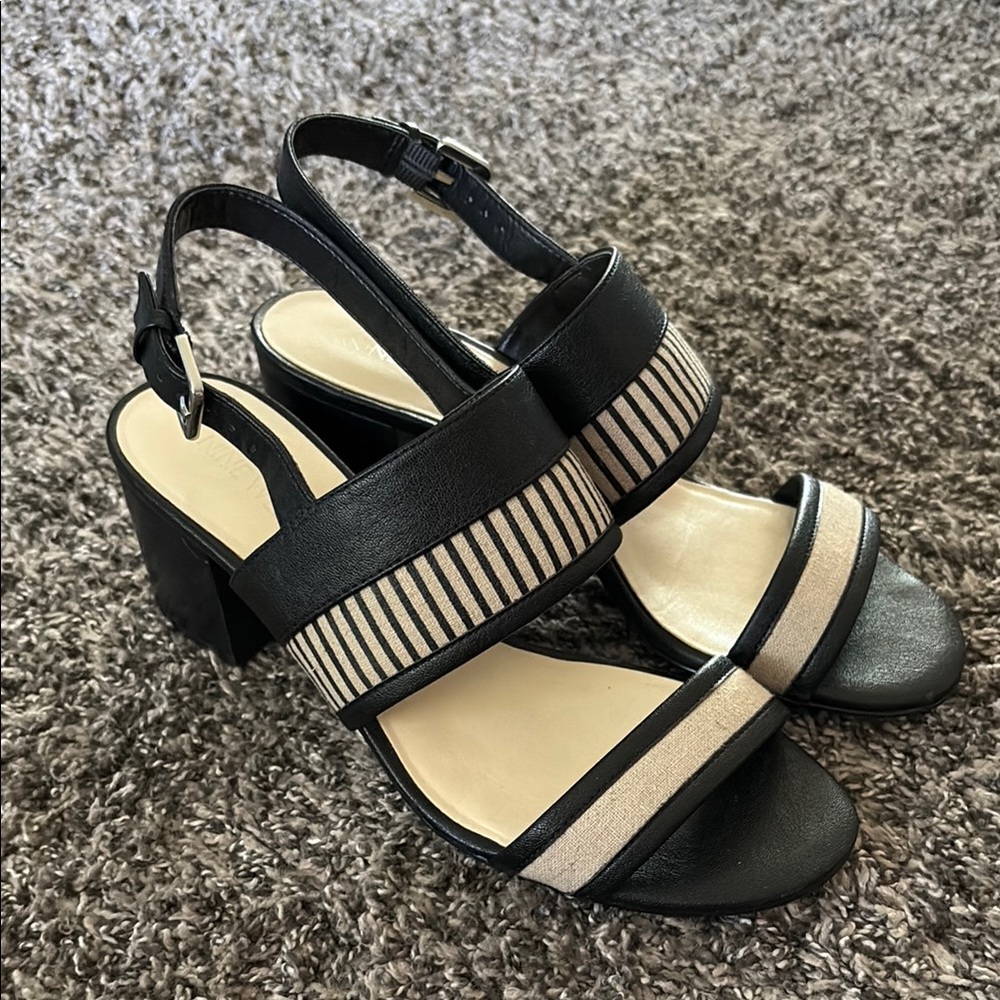 Nine West Black and Tan Leather Sandals Chunky Heel size 8
